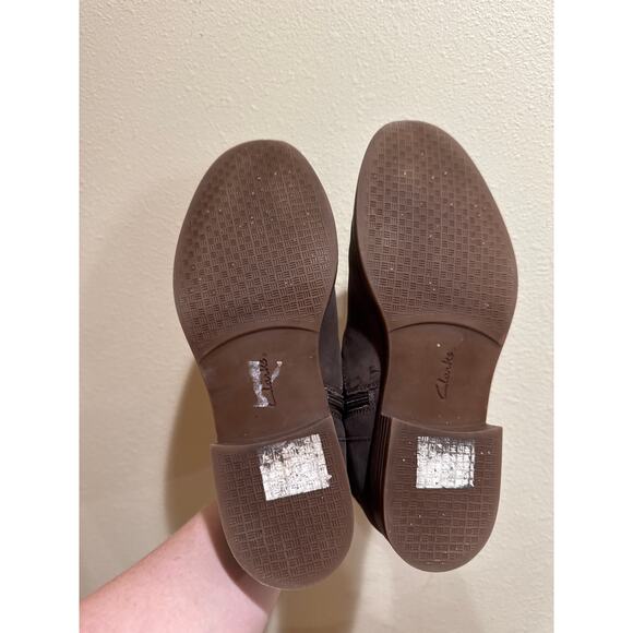 Clarks Women's Camzin Dime Ankle Boot size 7.5 brown - Picture 7 of 8